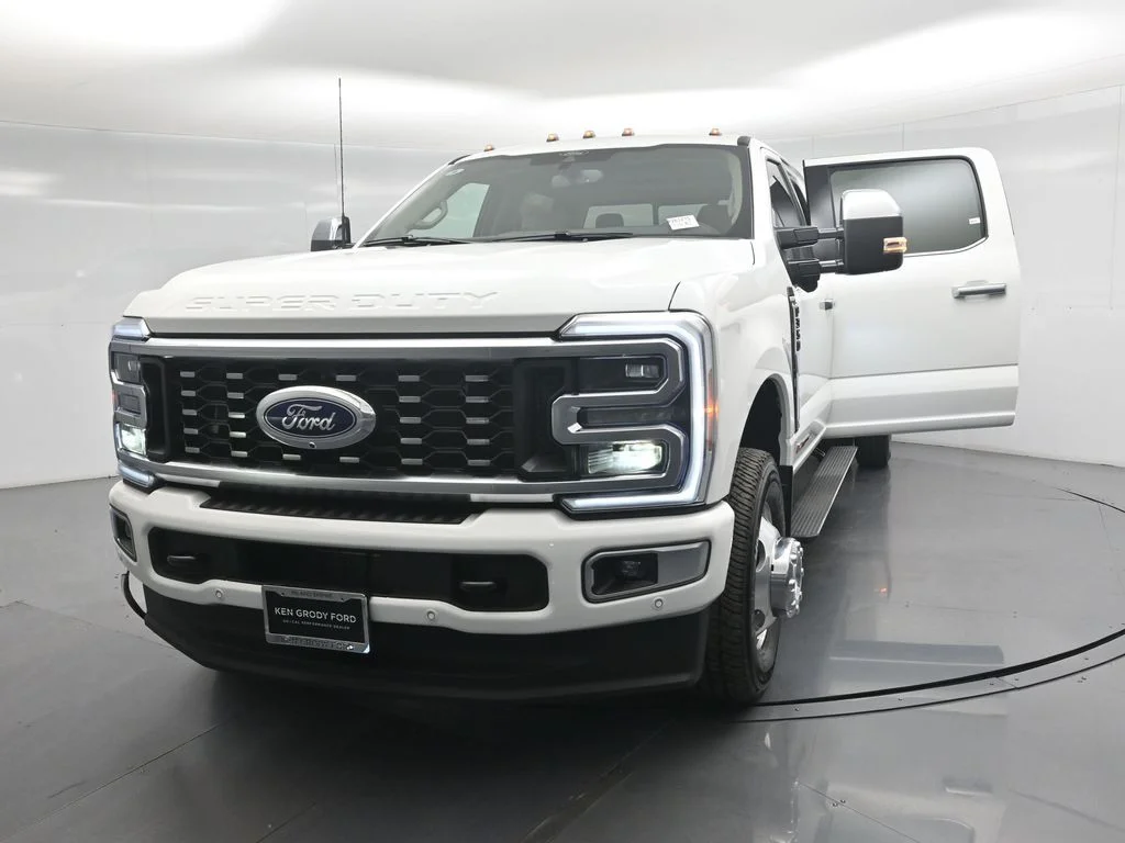 New 2026 White Ford Platinum image 28