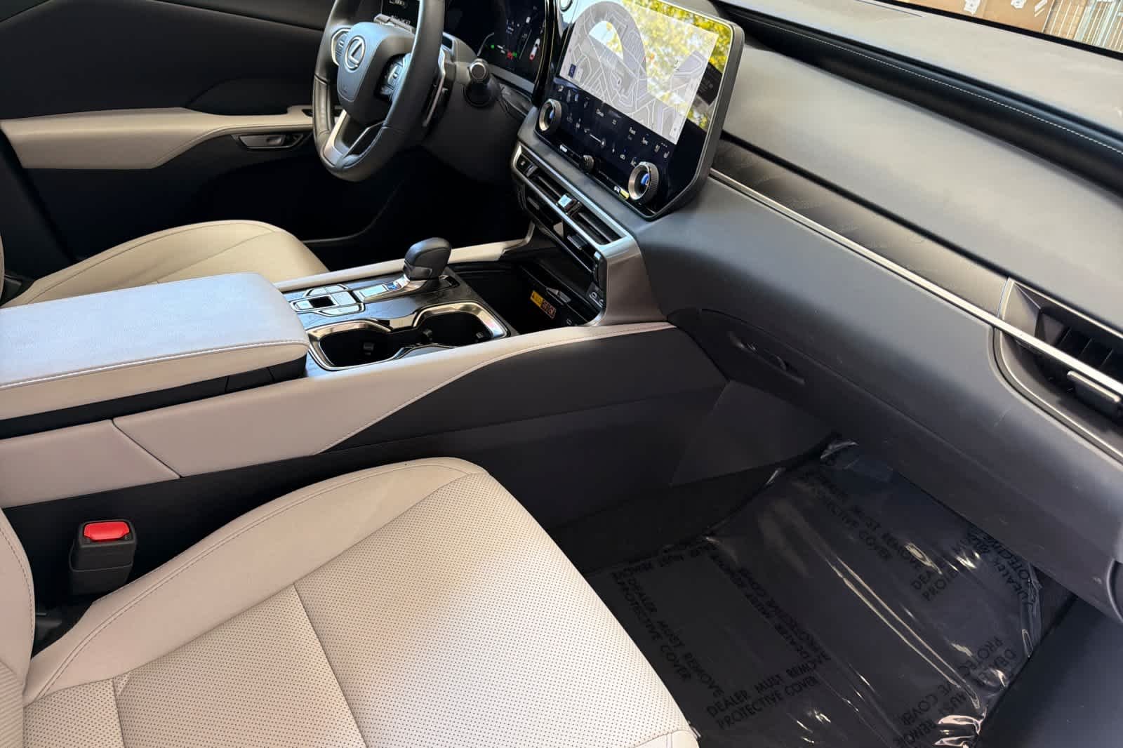 2026 Lexus RX Hybrid 350h - Photo 16