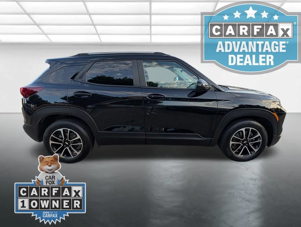 Certified Used 2024 Mosaic Black Metallic Chevrolet LT image 30