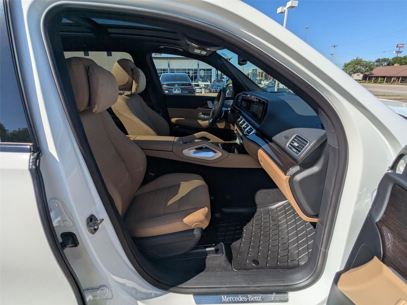 New 2026 Polar White Mercedes-Benz GLS 450 image 36
