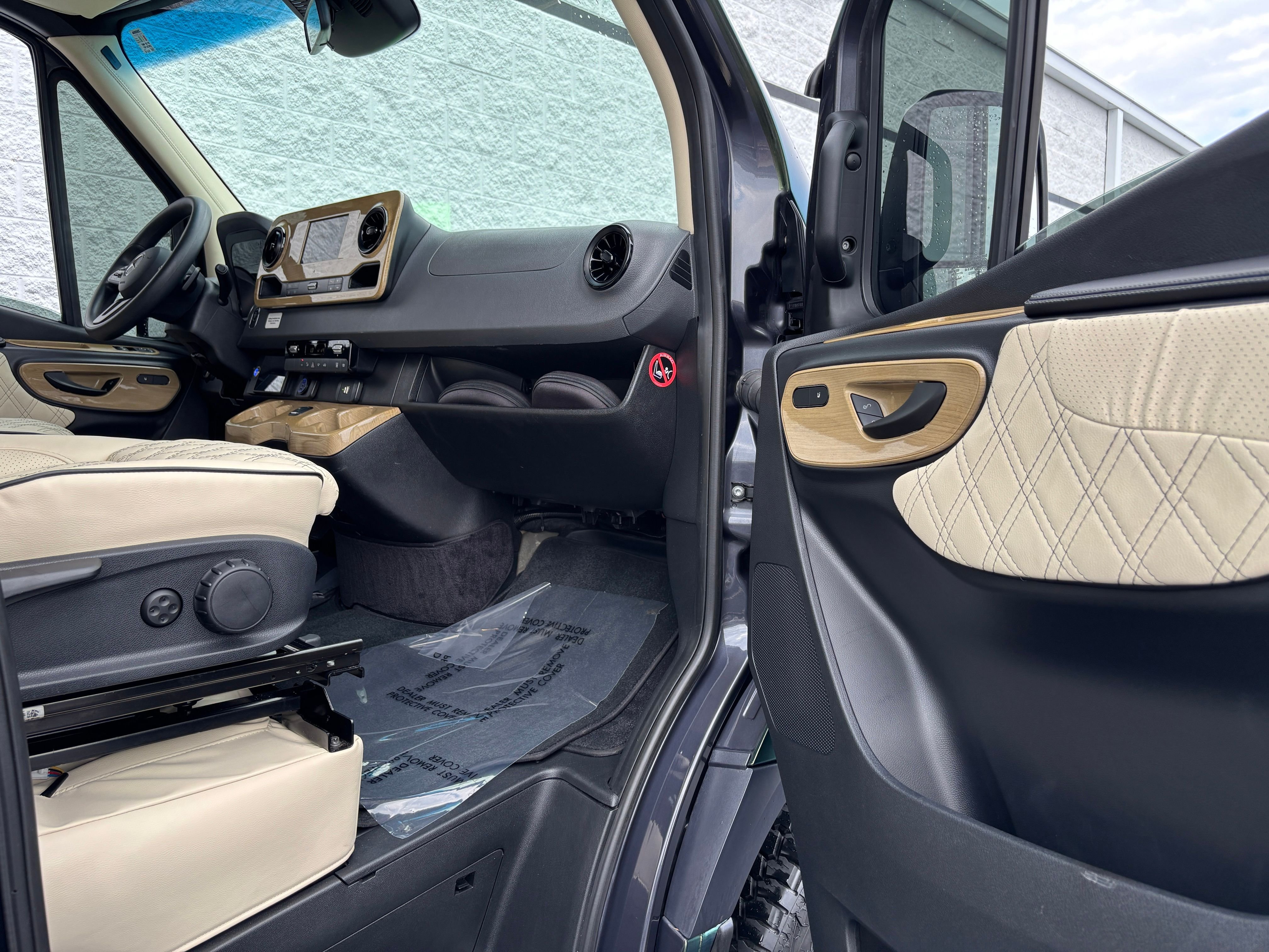 Used 2021 Gray Mercedes-Benz Midwest Touring image 18