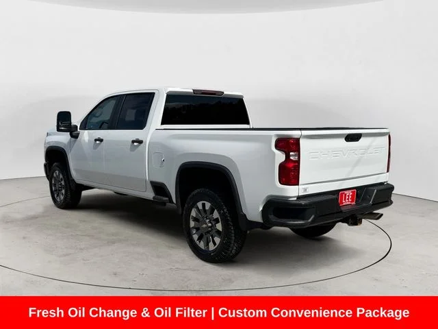 Used 2024 White Chevrolet Custom image 3