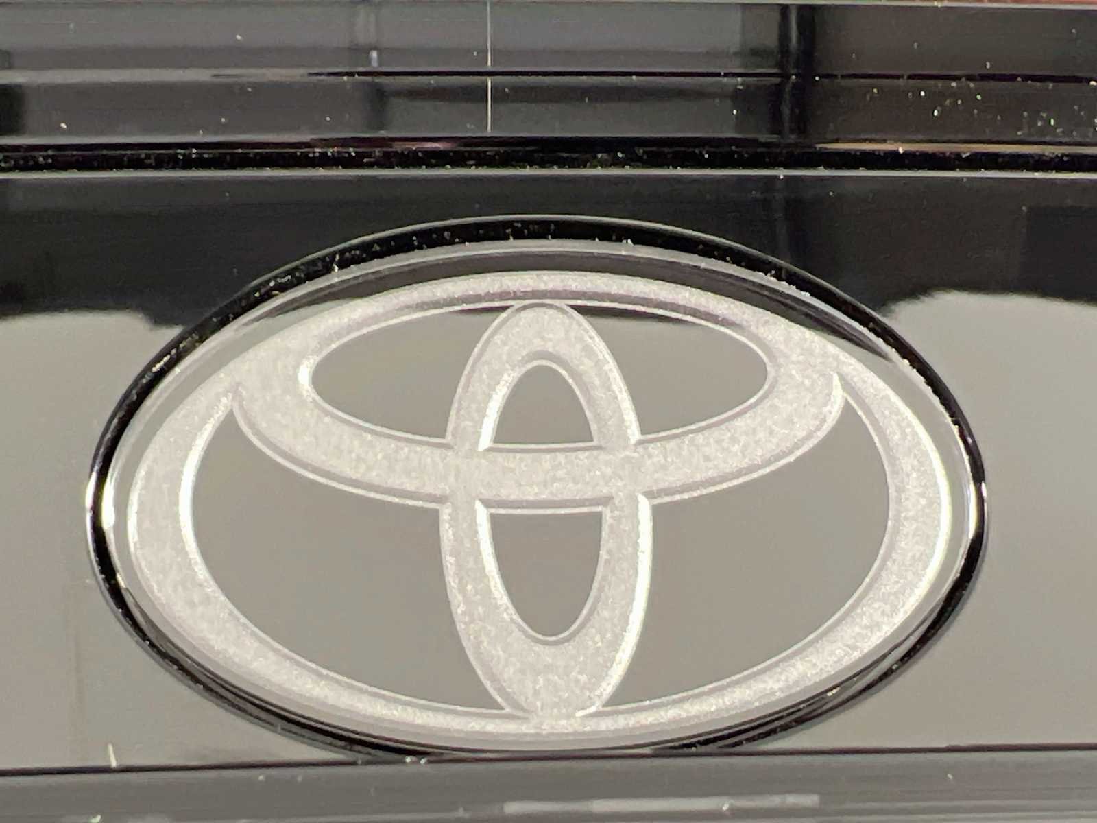 2026 Toyota Prius Plug-In Hybrid — photo 18