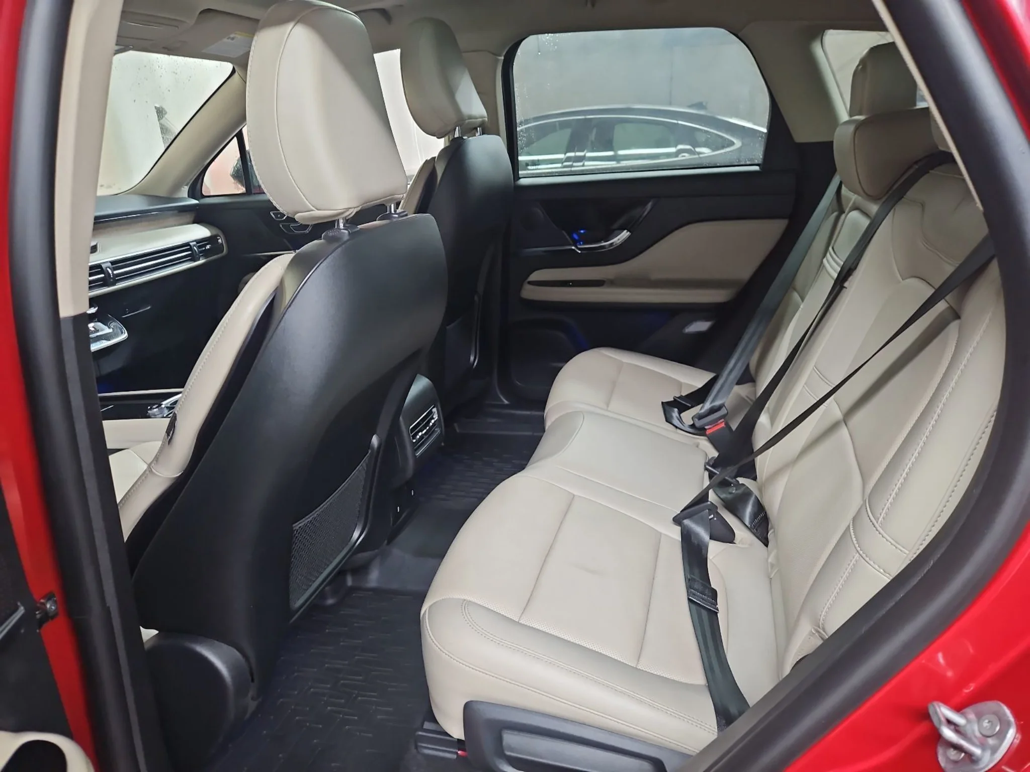 Used 2025 Red Carpet Metallic Tinted Clearcoat Lincoln Grand Touring image 7