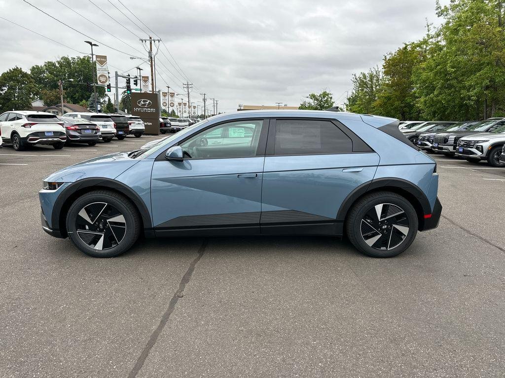 New 2026 Blue Hyundai SE Standard Range image 3