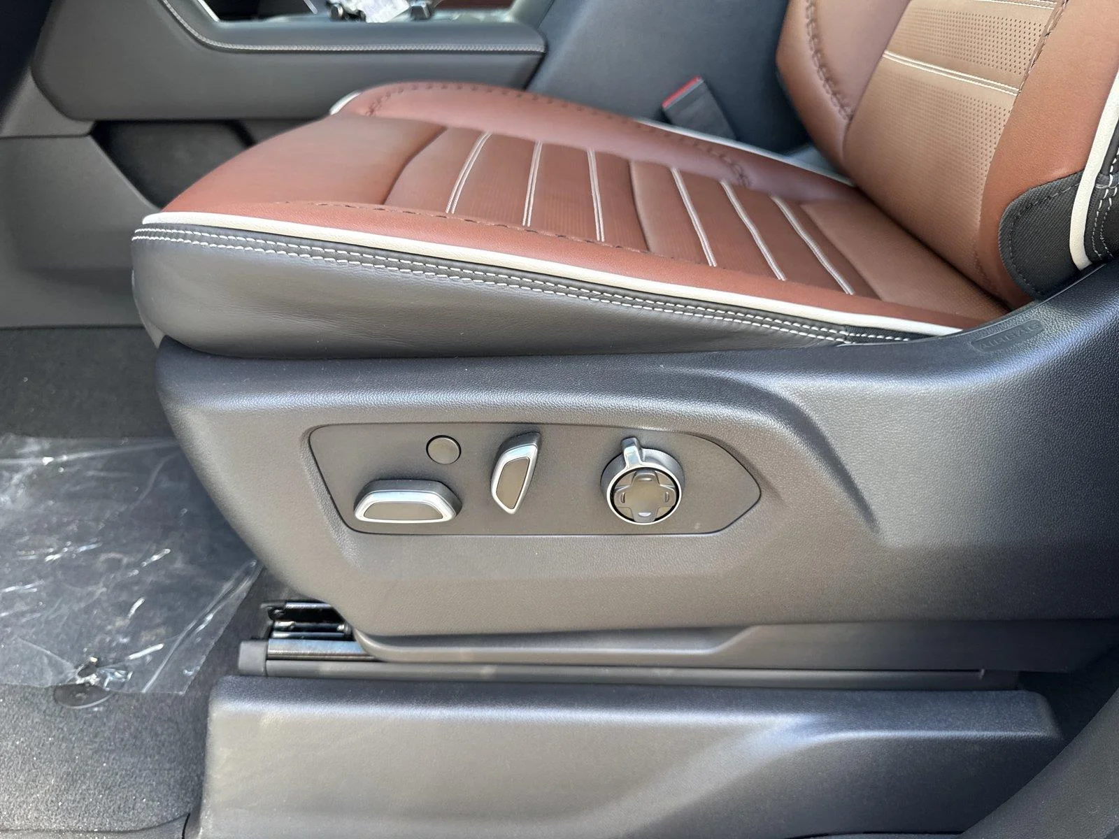 New 2026 Glacier White Tricoat GMC Denali Ultimate image 12