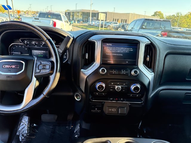 Used 2022 White GMC SLE image 20