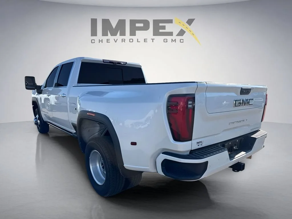 Used 2024 White Frost Tricoat GMC Denali Ultimate DRW image 3