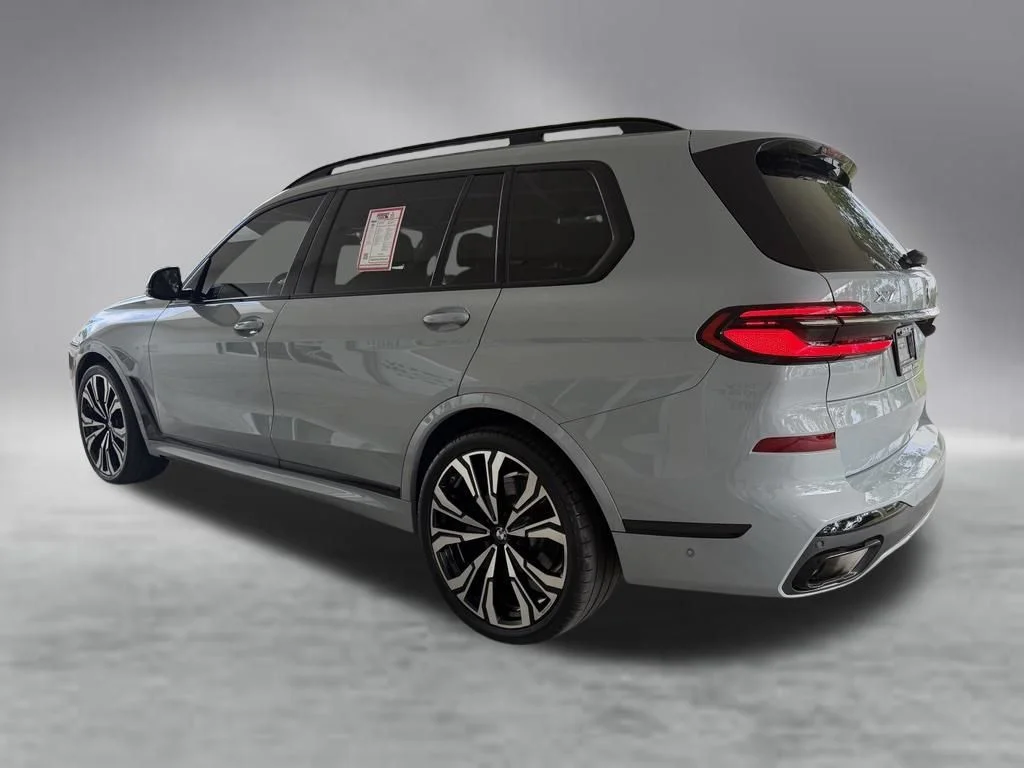 Used 2023 Gray BMW xDrive40i image 4