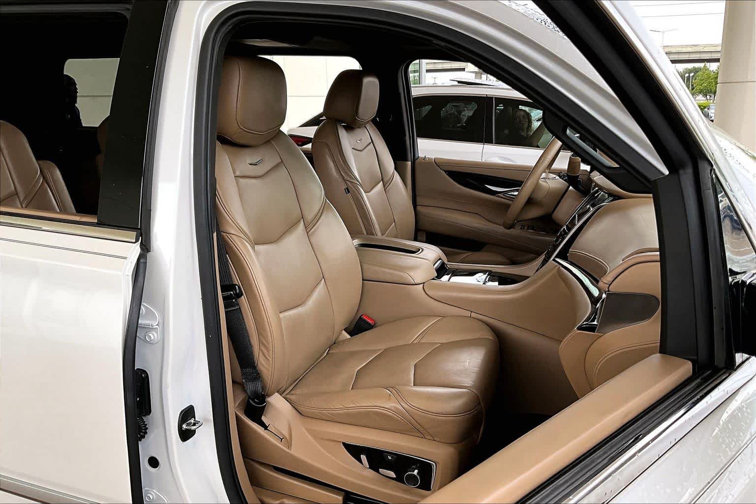 Used 2020 Crystal White Tricoat Cadillac Platinum image 8