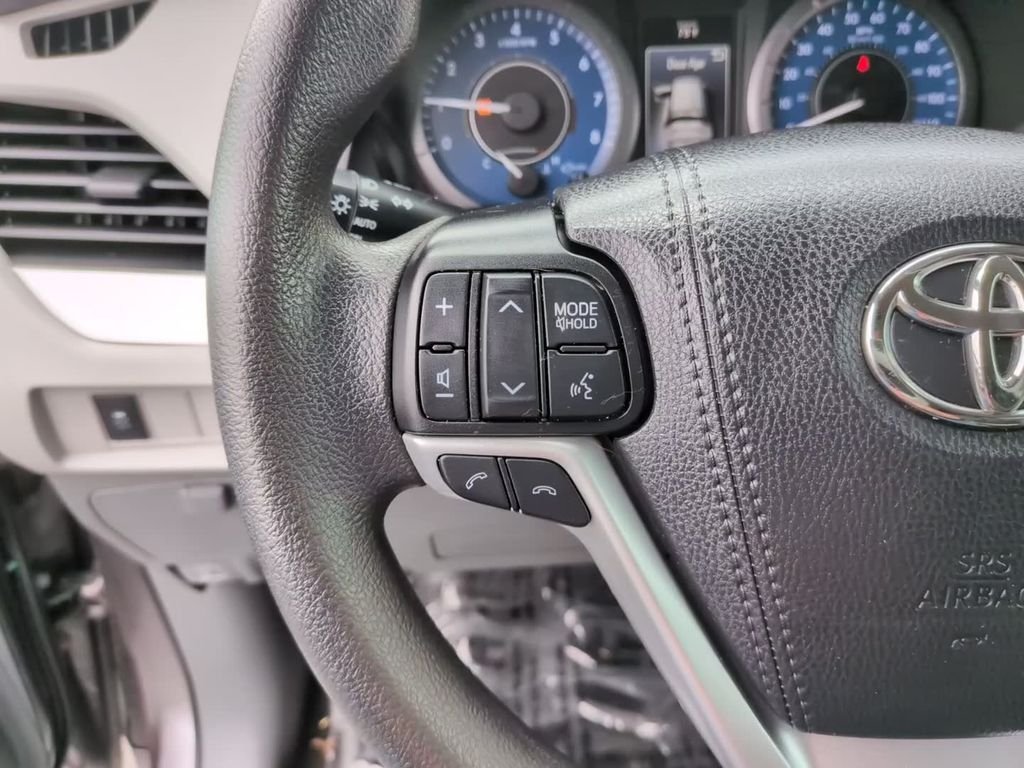Used 2020 Gray Toyota L image 19