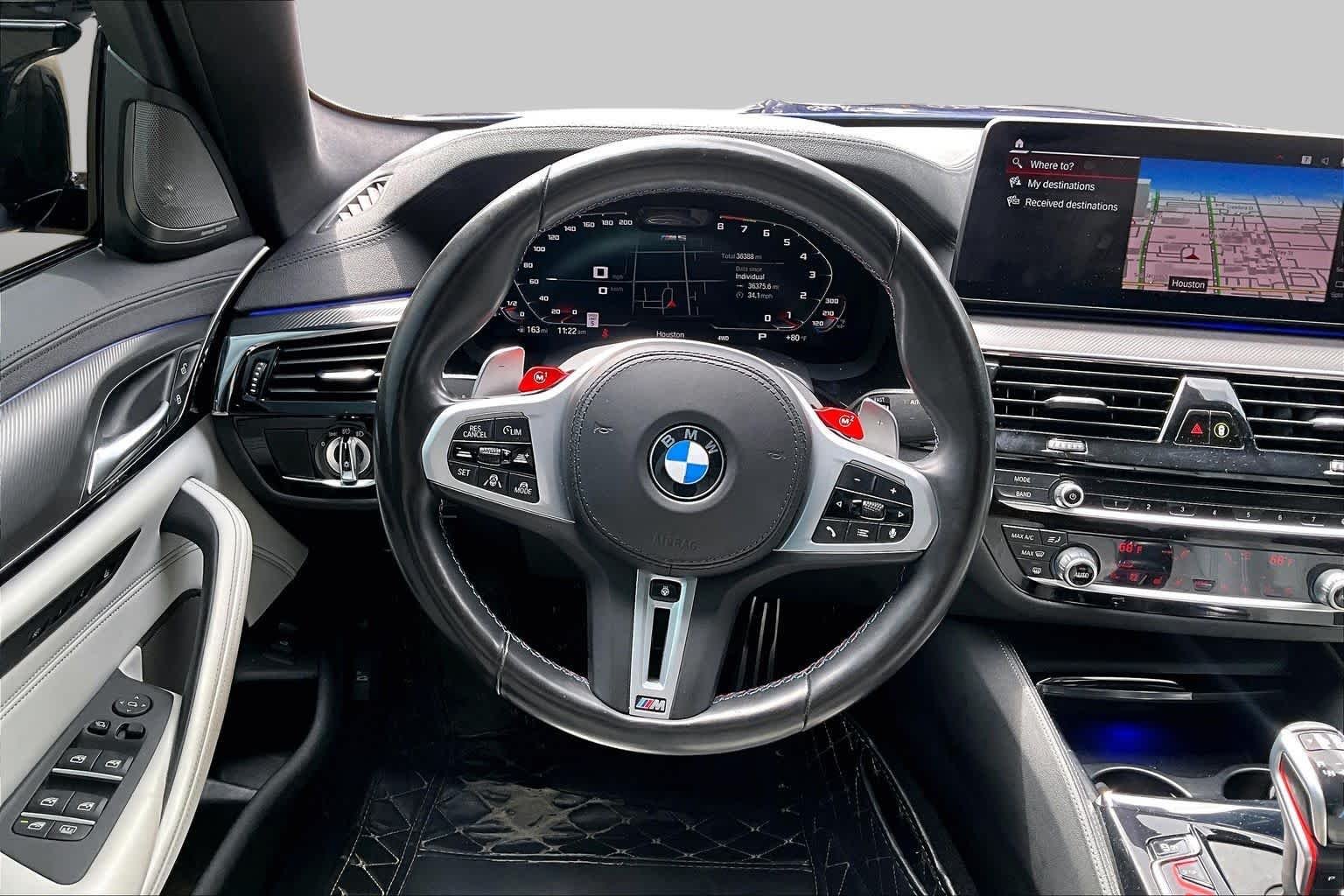 Used 2022 Marina Bay Blue Metallic BMW  image 17
