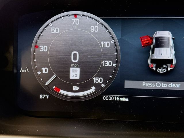 New 2026 Fuji White Land Rover X-Dynamic SE image 13