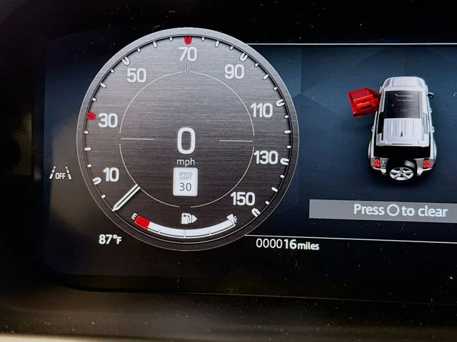 New 2026 Fuji White Land Rover X-Dynamic SE image 13