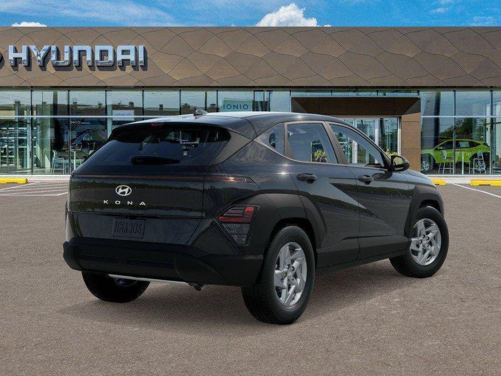 New 2027  Hyundai SE FWD image 4