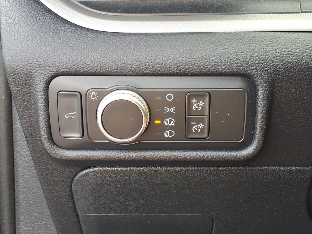 Used 2020 Black Metallic Ford XLT image 13