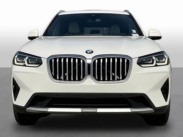 Used 2022 White BMW sDrive30i image 2