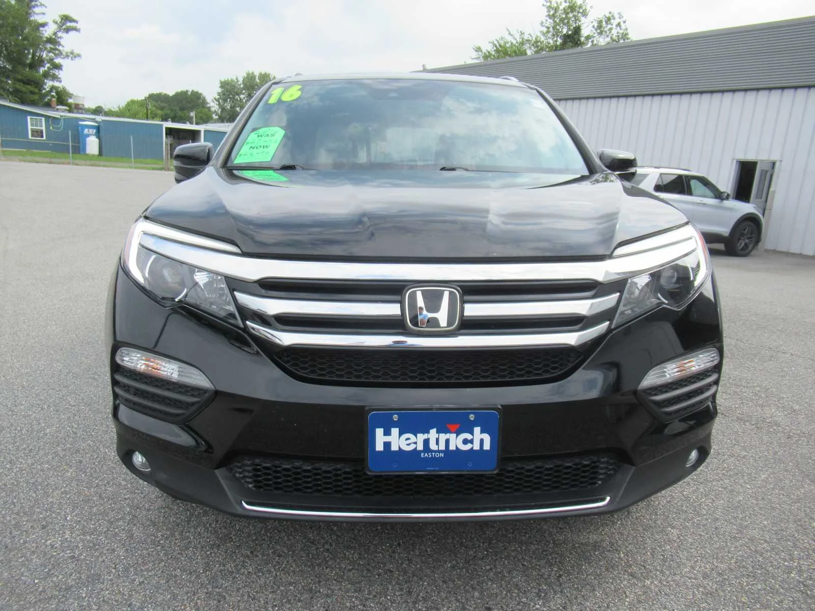 Used 2016 Black Forest Pearl Honda Touring image 2