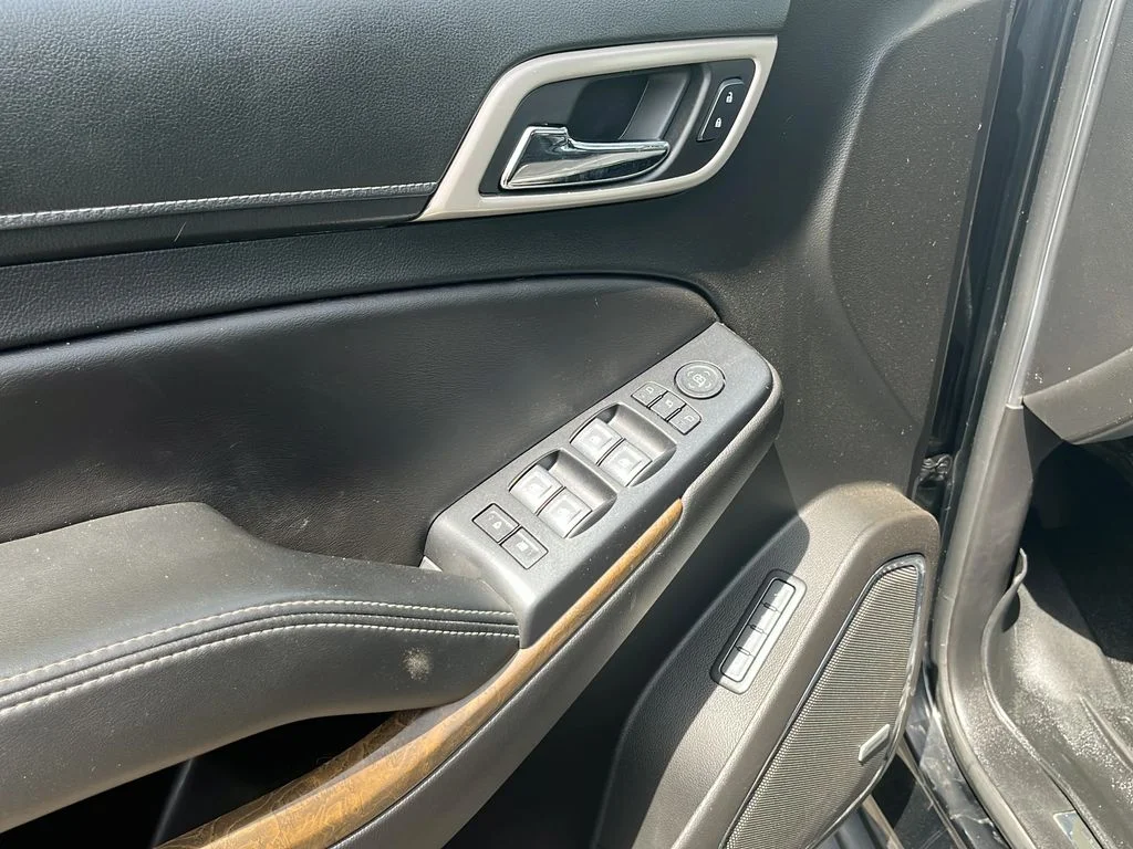 Used 2018 Onyx Black GMC Denali image 12