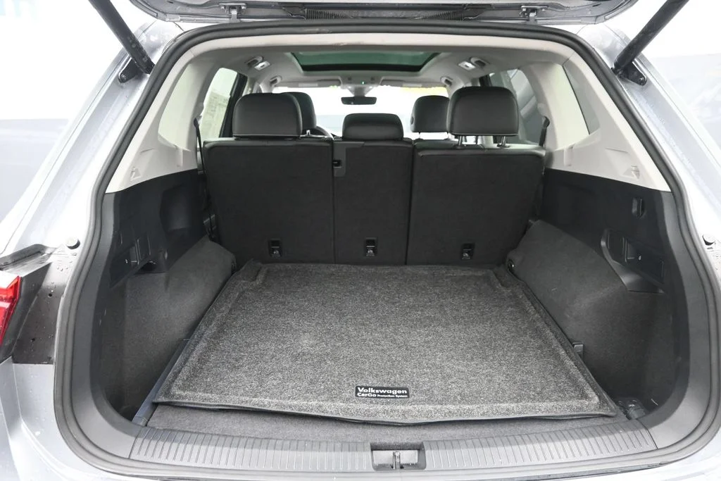 Used 2024 Silver Volkswagen 2.0T SE image 11