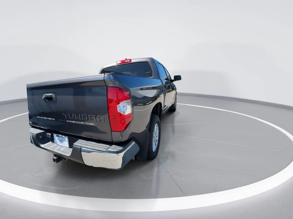 Used 2020 Gray Toyota SR5 image 8