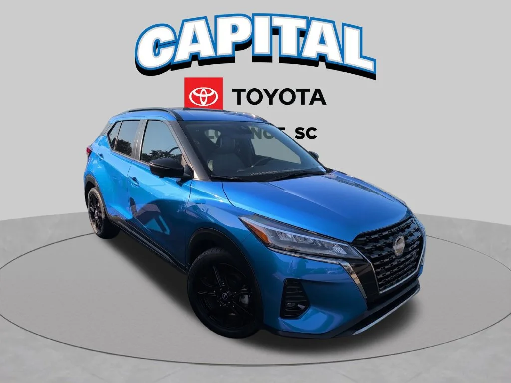 2023 Nissan Kicks SR