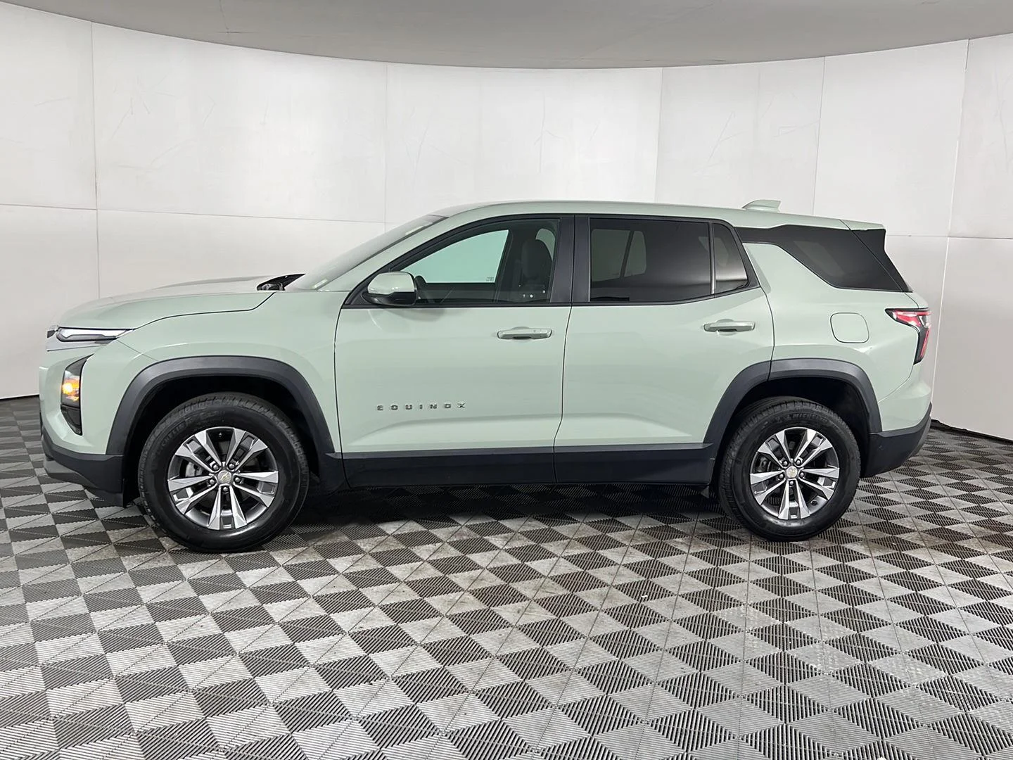 Used 2025 Cacti Green Chevrolet LT image 9