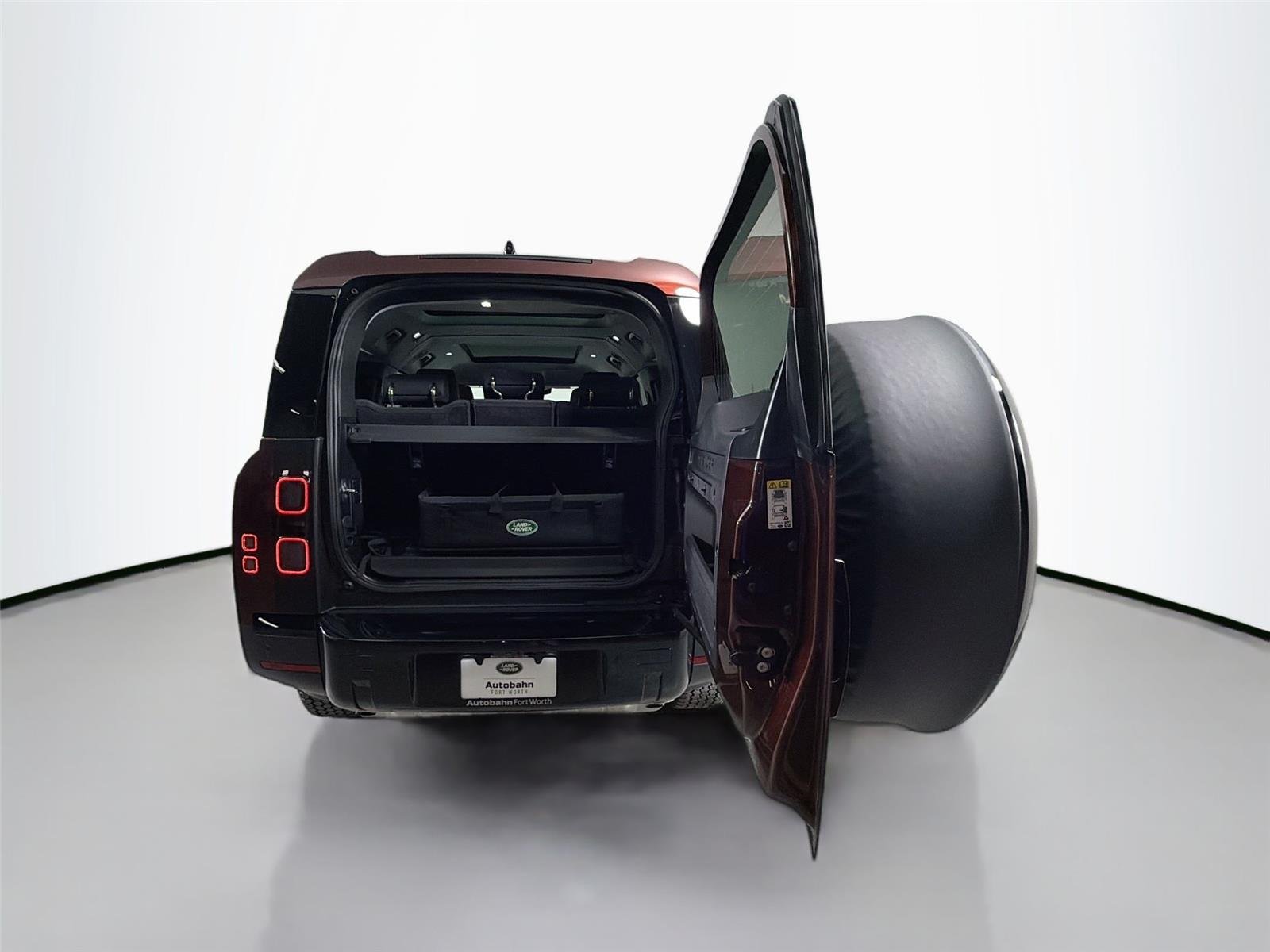 New 2026 SEDONA RED Land Rover S image 26