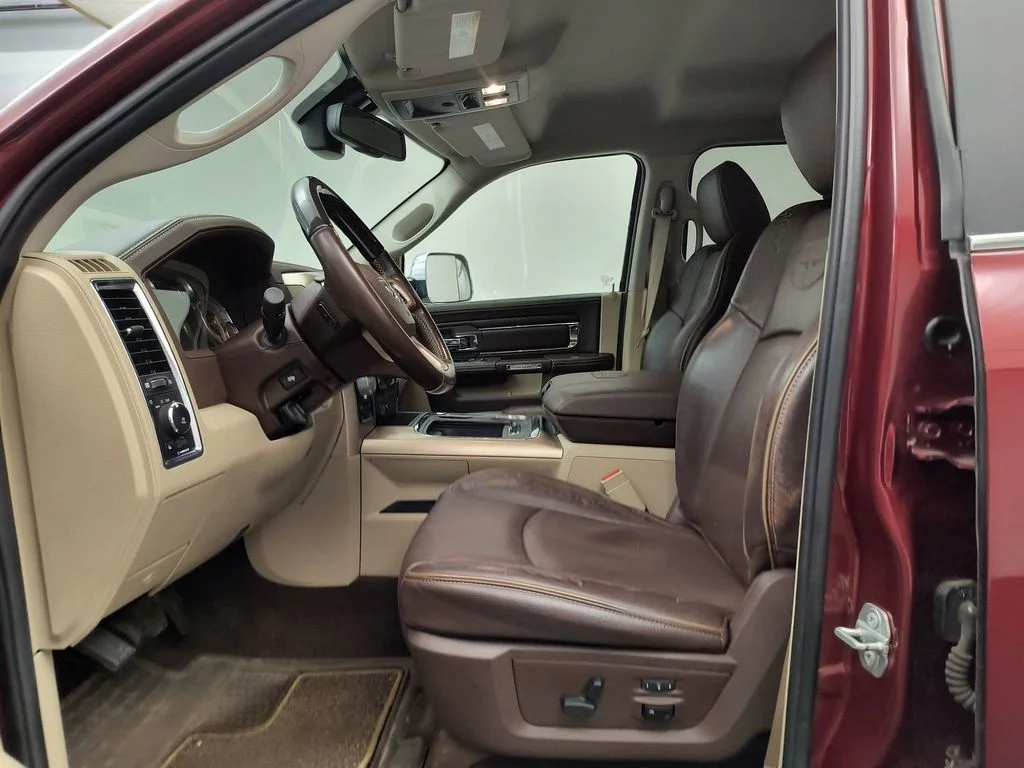 Used 2018 Delmonico Red Pearlcoat Ram Longhorn image 5