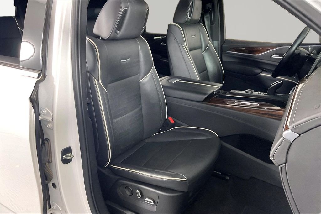 Used 2023 White Cadillac Premium Luxury image 28