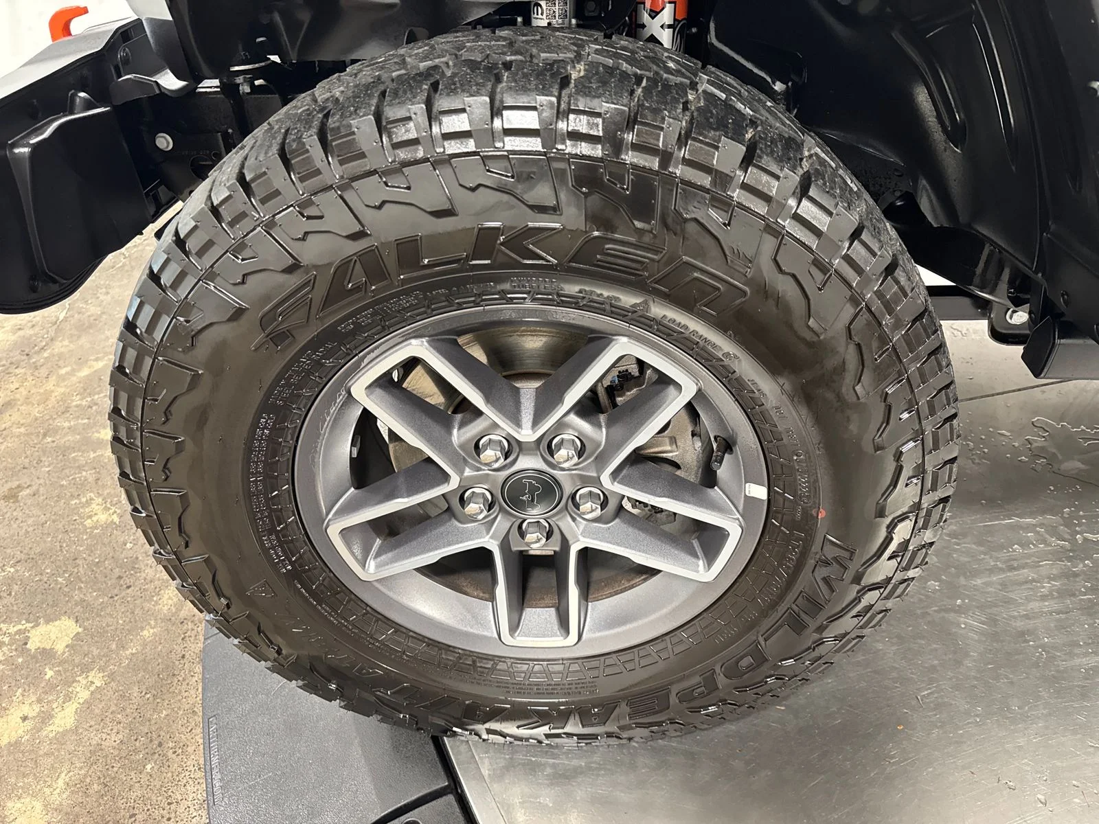 Used 2026 Bright White Clearcoat Jeep Mojave image 2