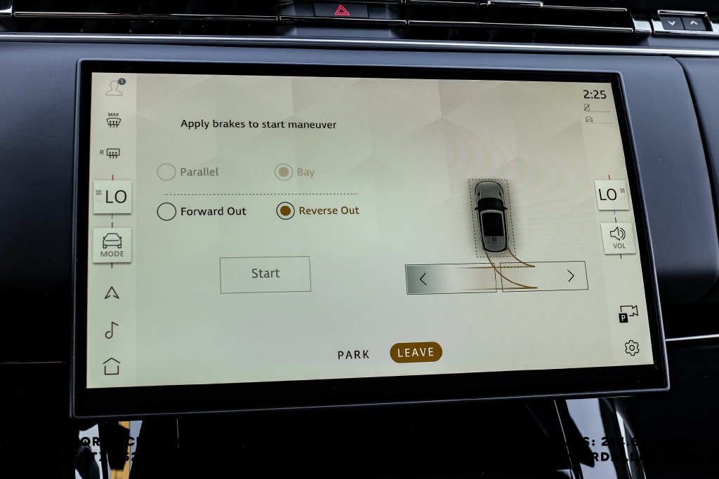 New 2026 Fuji White Land Rover Dynamic SE image 27