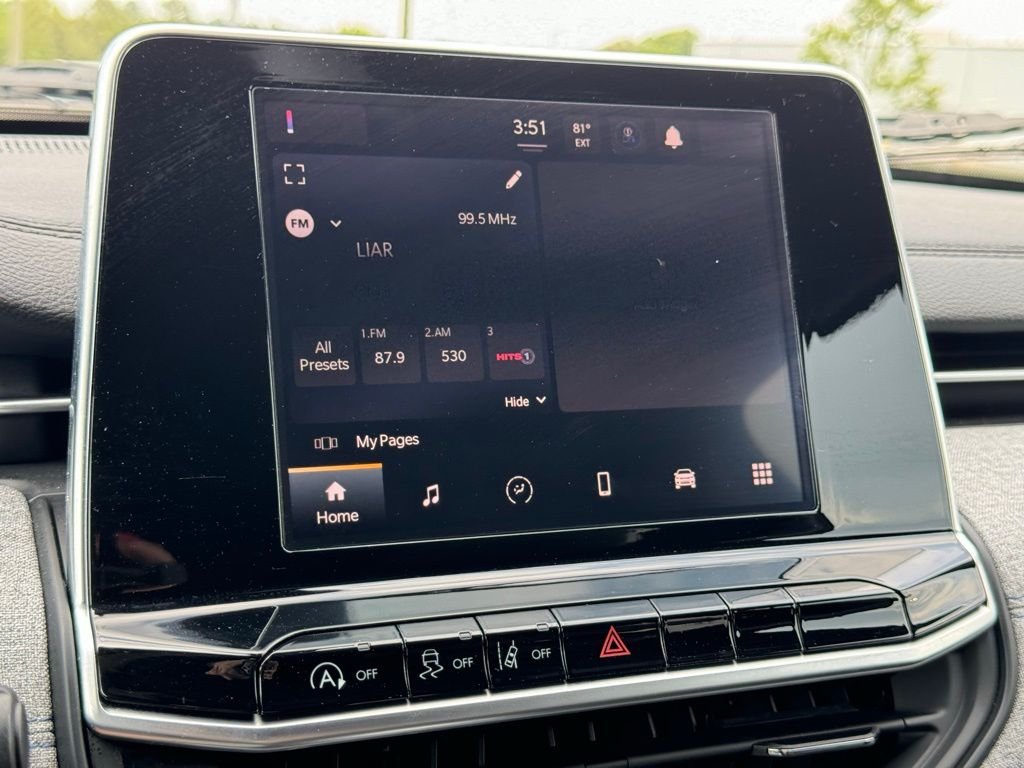 Used 2025 Black Jeep Latitude image 31