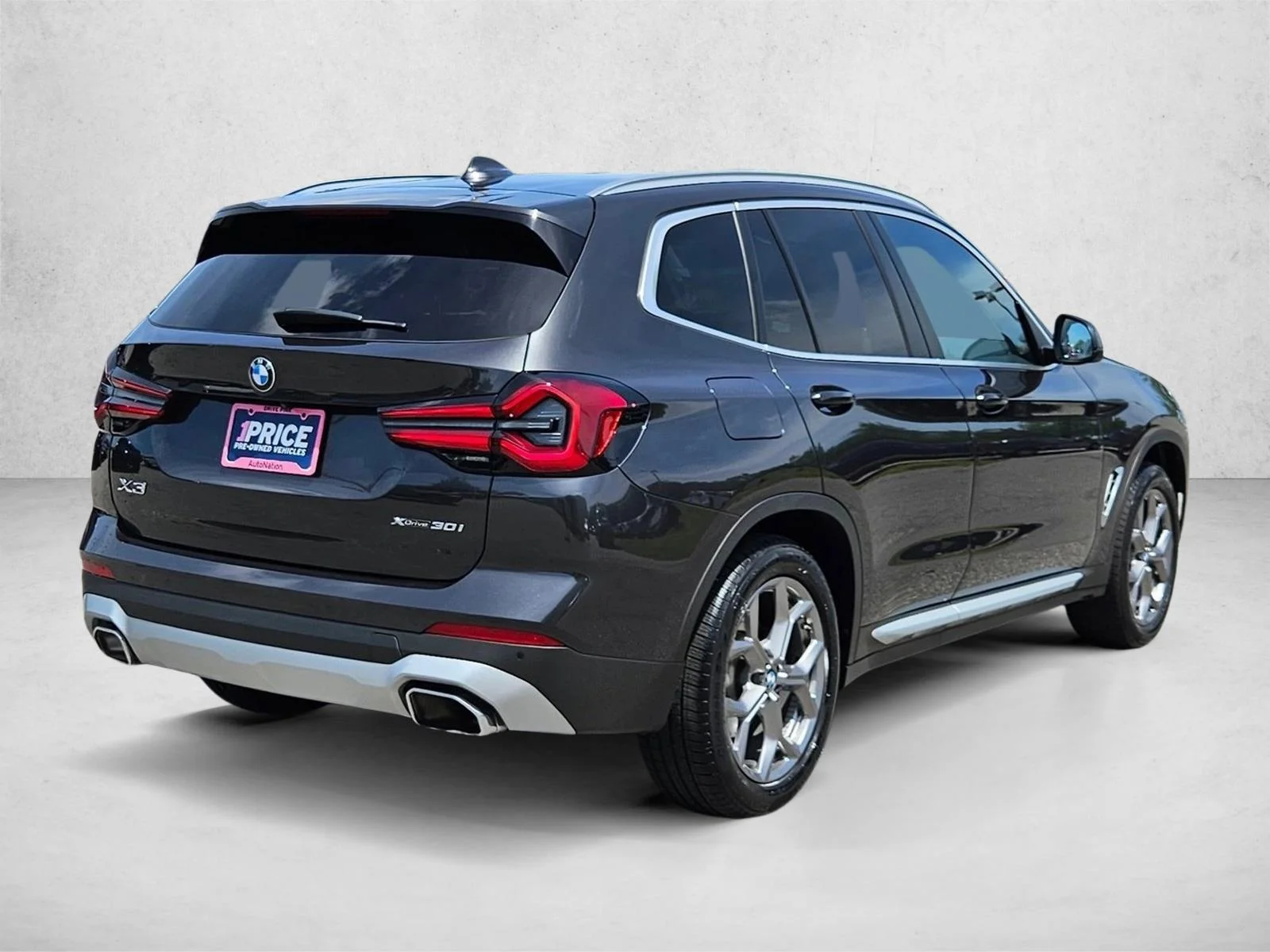 Used 2024 Dark Graphite Metallic BMW xDrive30i image 5