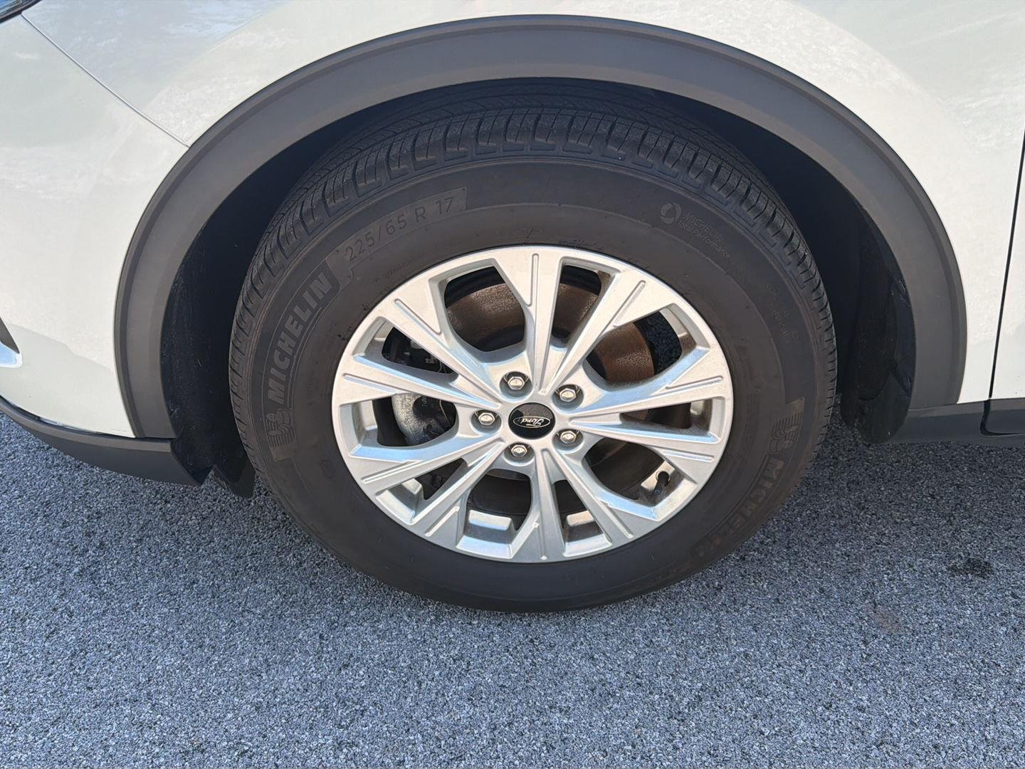 Used 2023 Star White Metallic Tri-Coat Ford Active image 9