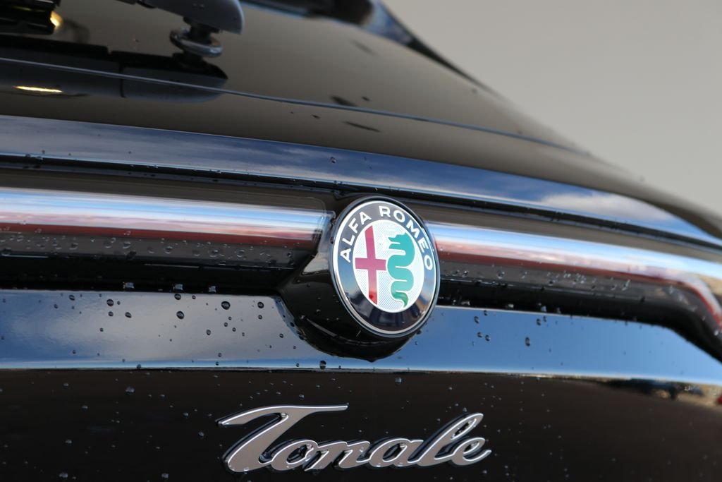 New 2025 Alfa Black Exterior Paint Alfa Romeo Intensa image 33