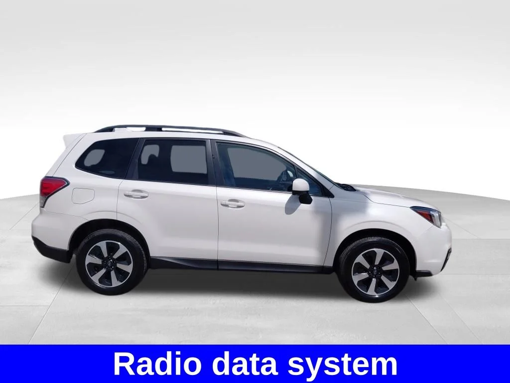 Used 2017 White Subaru 2.5i Premium image 7