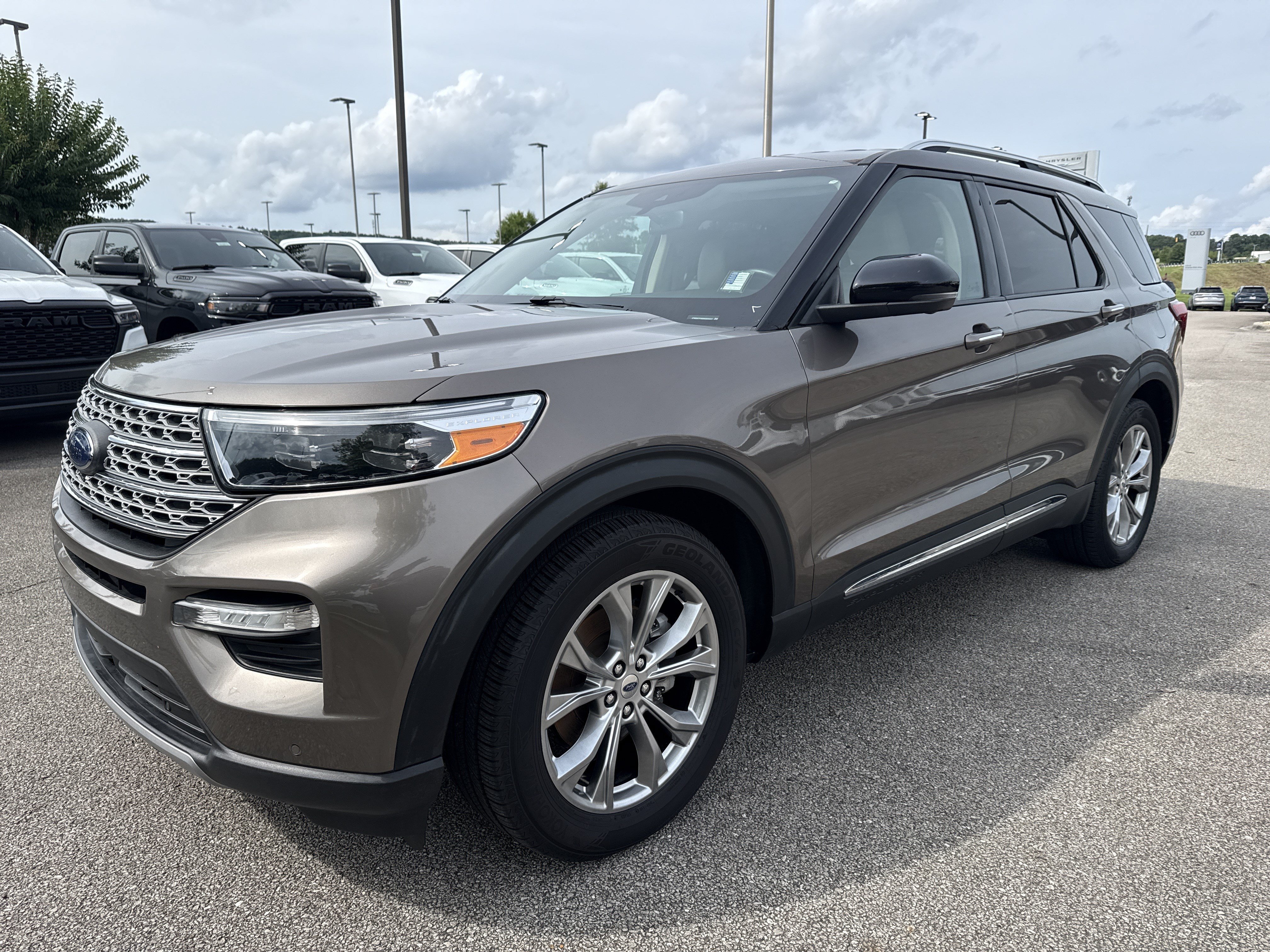 Used 2021 Gray Ford Limited image 3