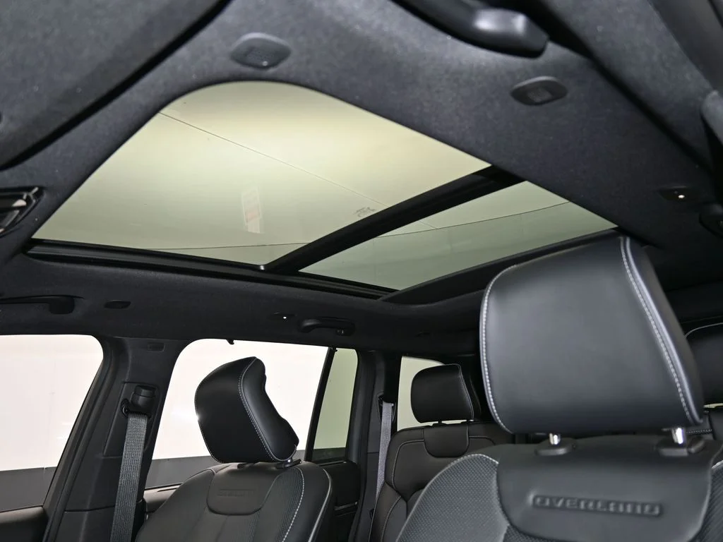 2024 Jeep Grand Cherokee Overland - Photo 11