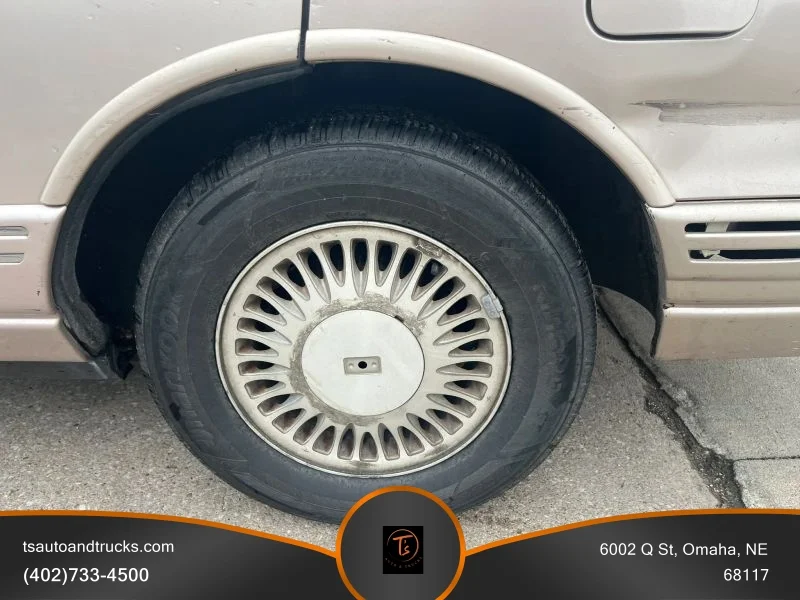 Used 1998 Gold Oldsmobile Sedan 4D image 11
