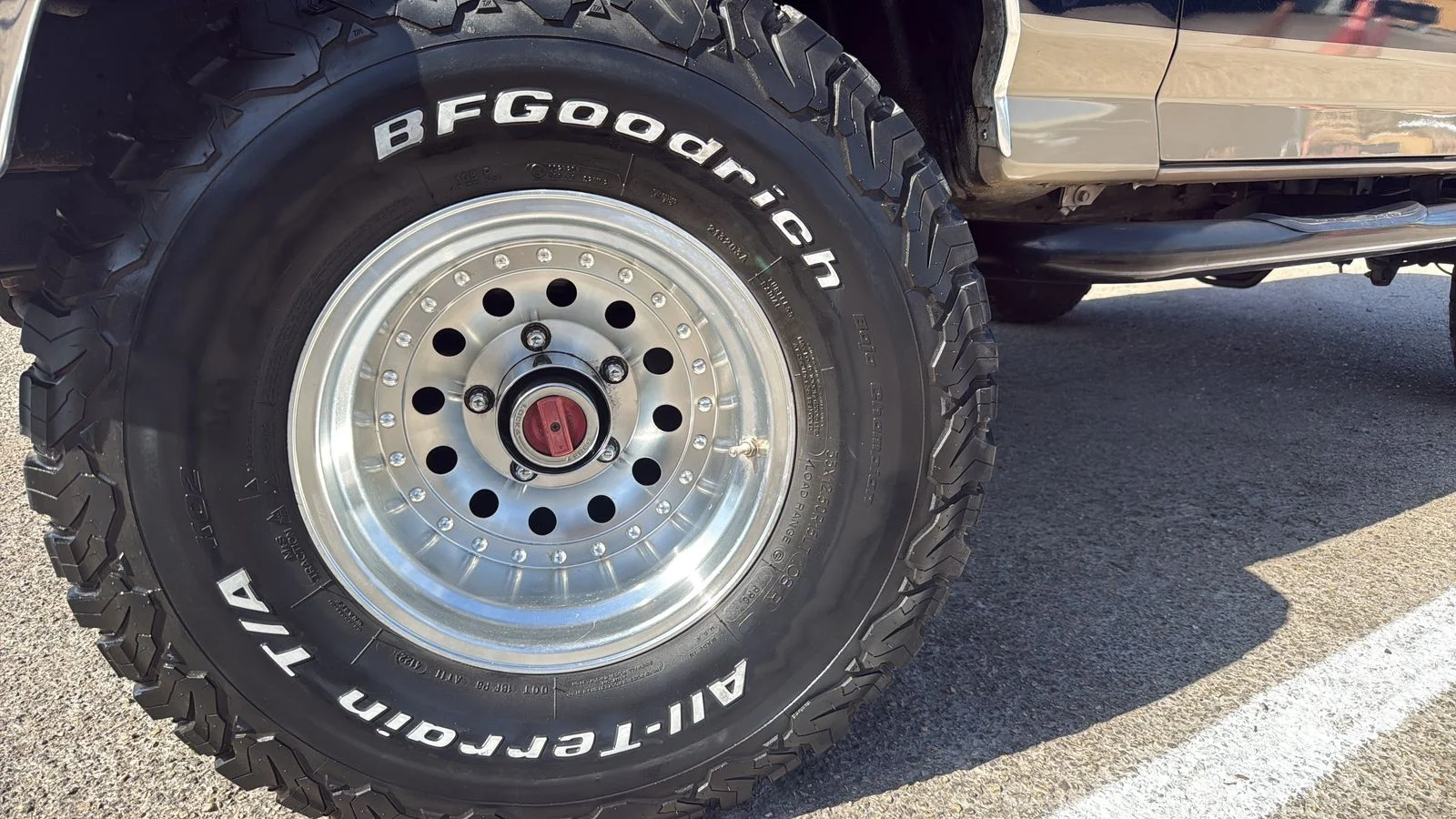 Used 1988  Ford XLT image 88