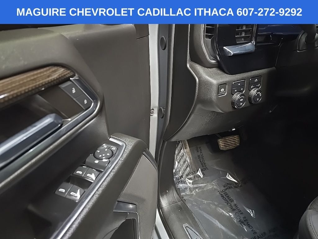 Used 2024 Gray Chevrolet LT image 27