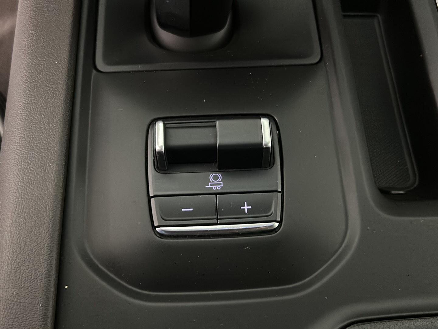 Used 2024 White Frost Tricoat GMC Denali image 34