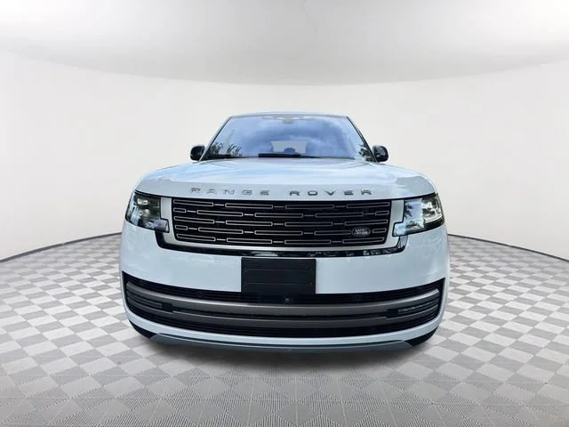 Used 2023 White Land Rover P440e SE image 2