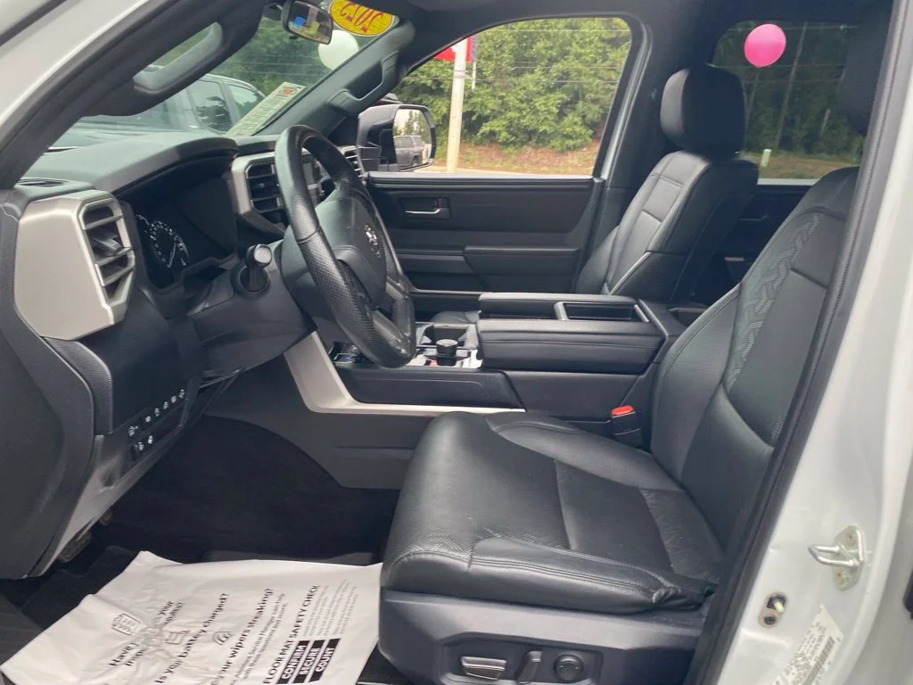 Used 2025 White Toyota SR5 image 5