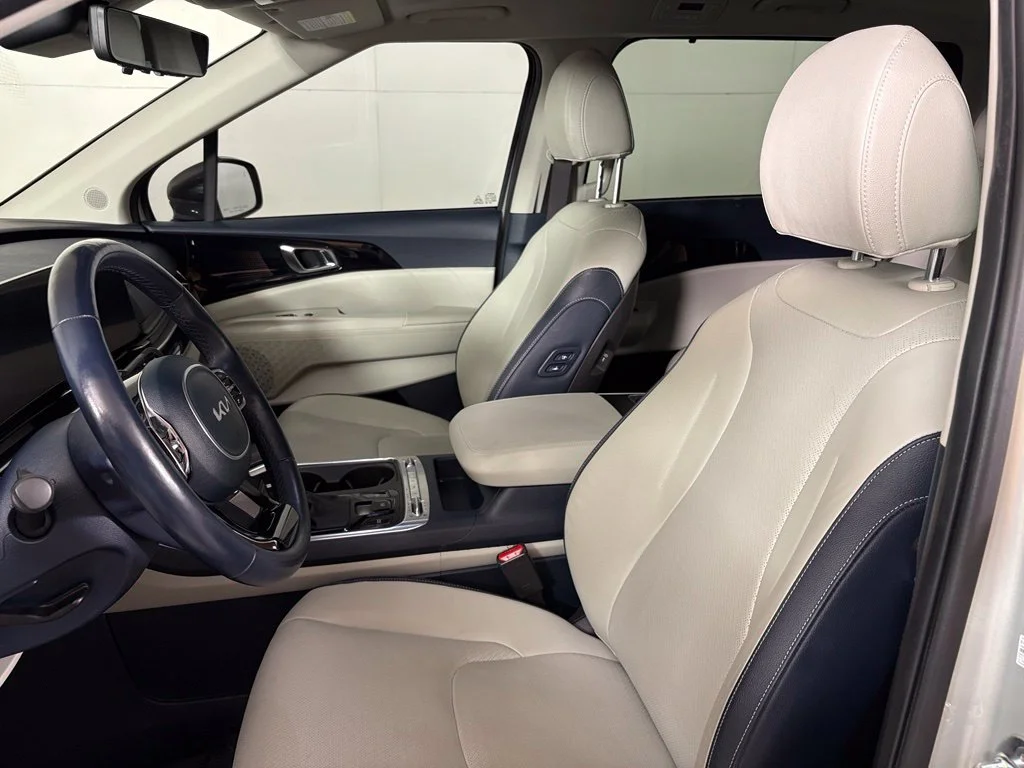 Used 2025 White Kia SX Prestige image 18