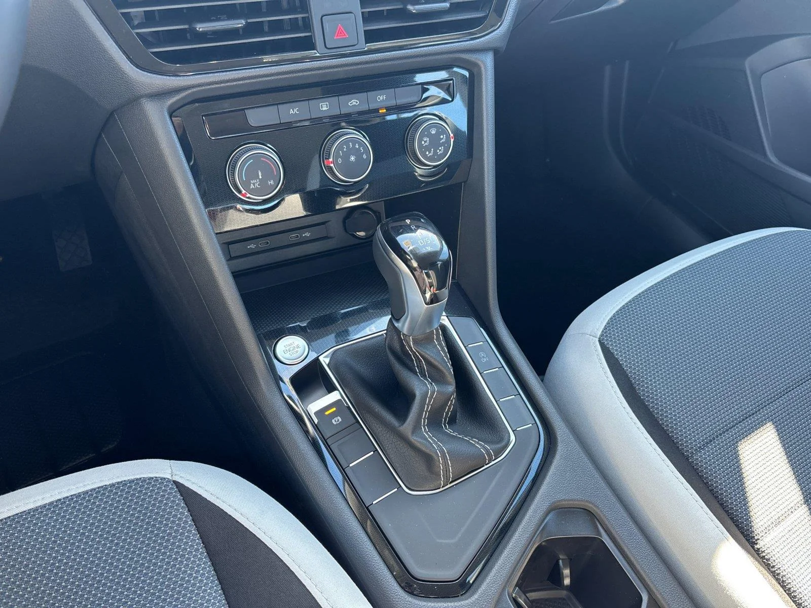 New 2027 Pure White Volkswagen S image 25