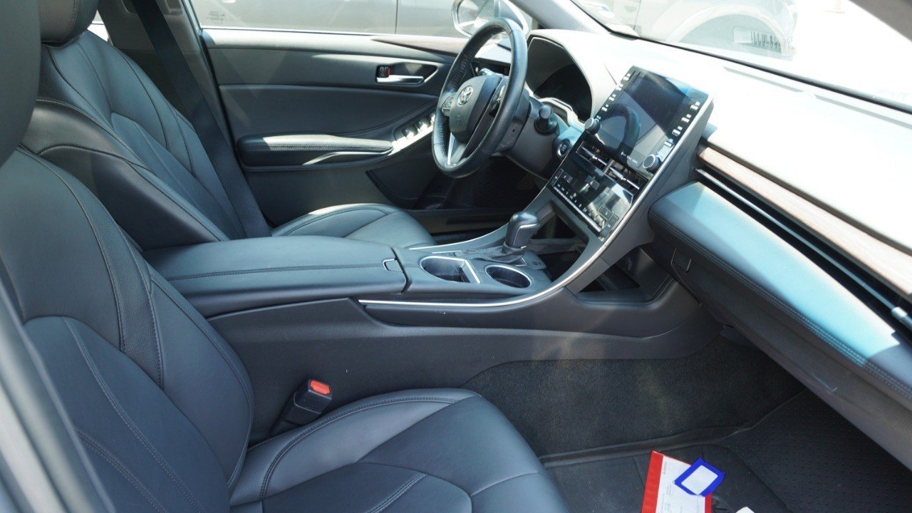 Used 2022 Silver Toyota XLE image 10