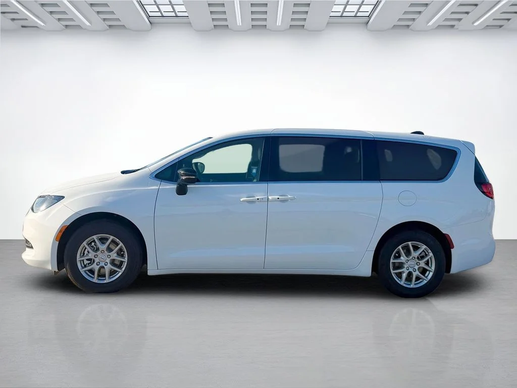 New 2026 Bright White Clear-Coat Exterior Paint Chrysler LX image 6