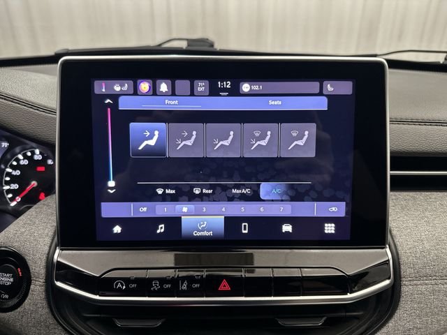 Used 2022 Black Jeep Latitude Lux image 20